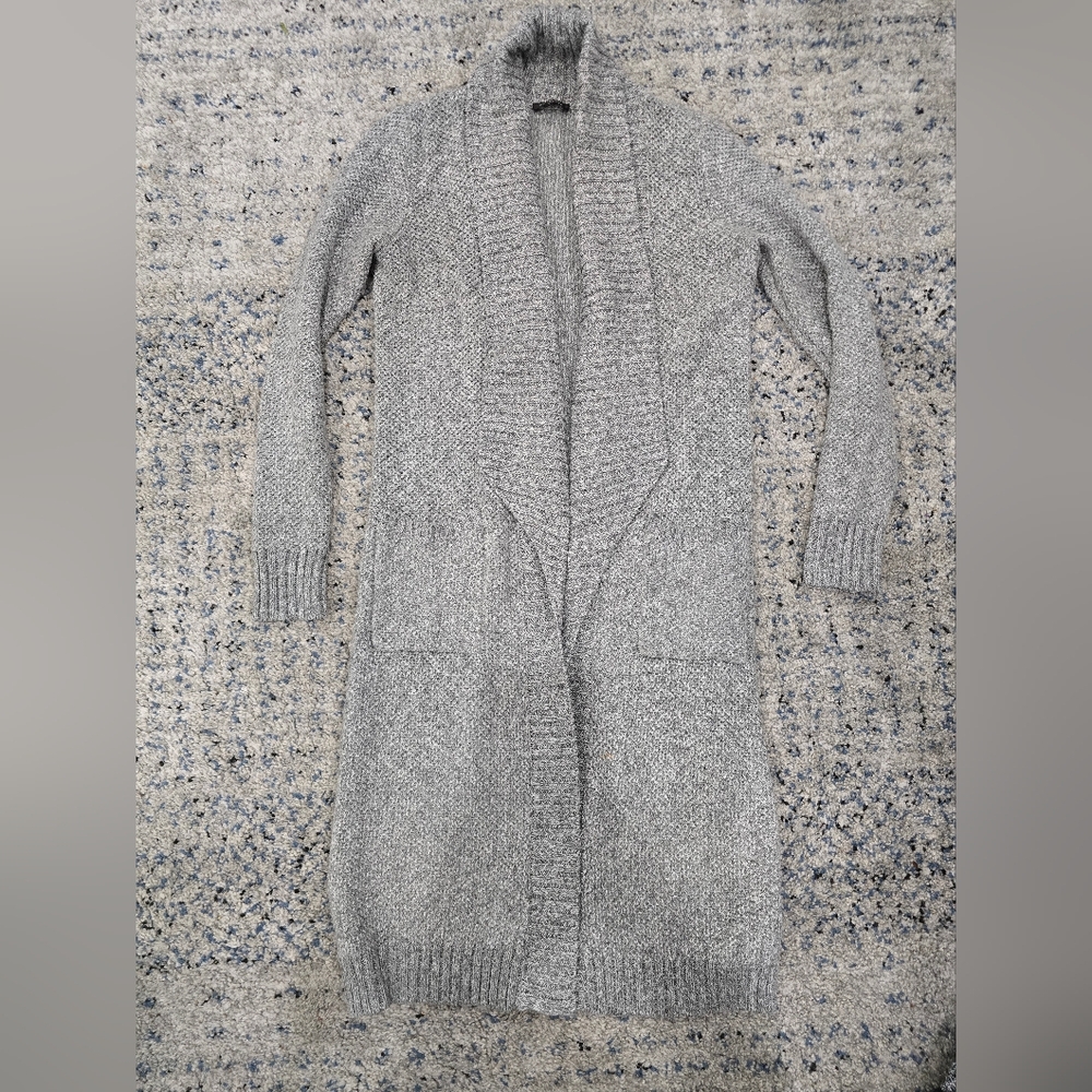 Dynamite Gray Cardigan with Classic Knit Design